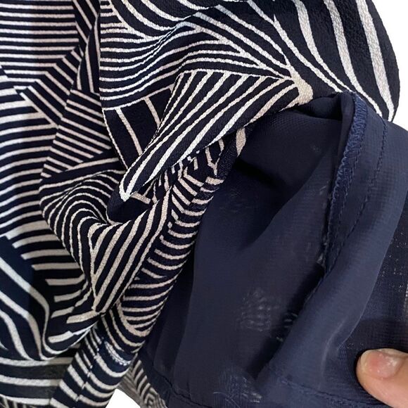 THML - HIGH-NECK SHIFT FIT & FLARE DRESS - SIZE LARGE AND RUNS SMALL !!! B4 - Picture 7 of 7